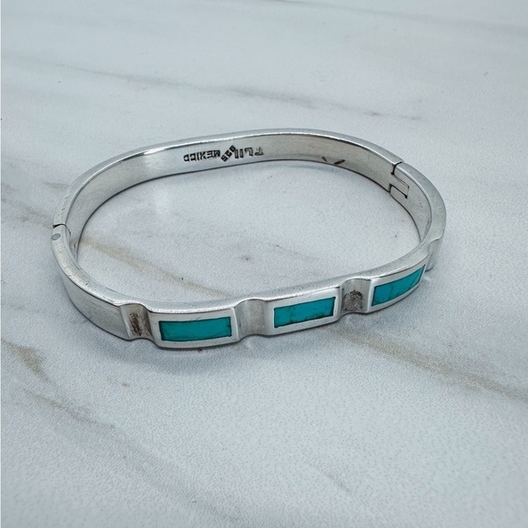 Taxco Jewelry - Vintage Taxco Mexico 3 Stone Turquoise and Sterling Silver Hinge Bracelet